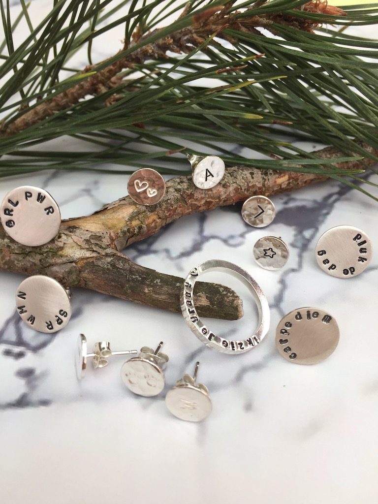 Gepersonaliseerde ring en oorbellen